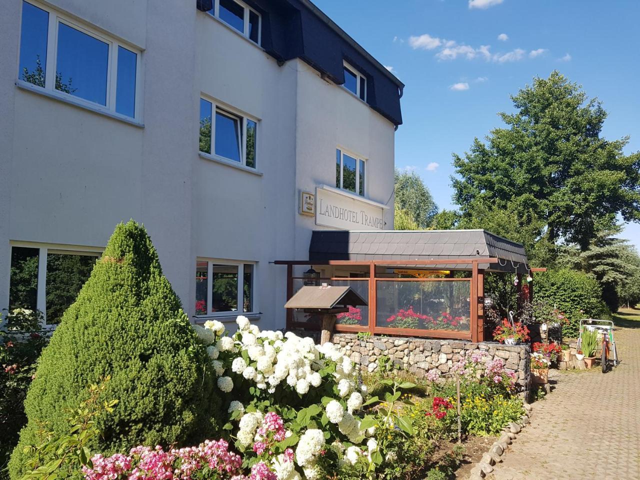 Landhotel Trampe Exterior photo